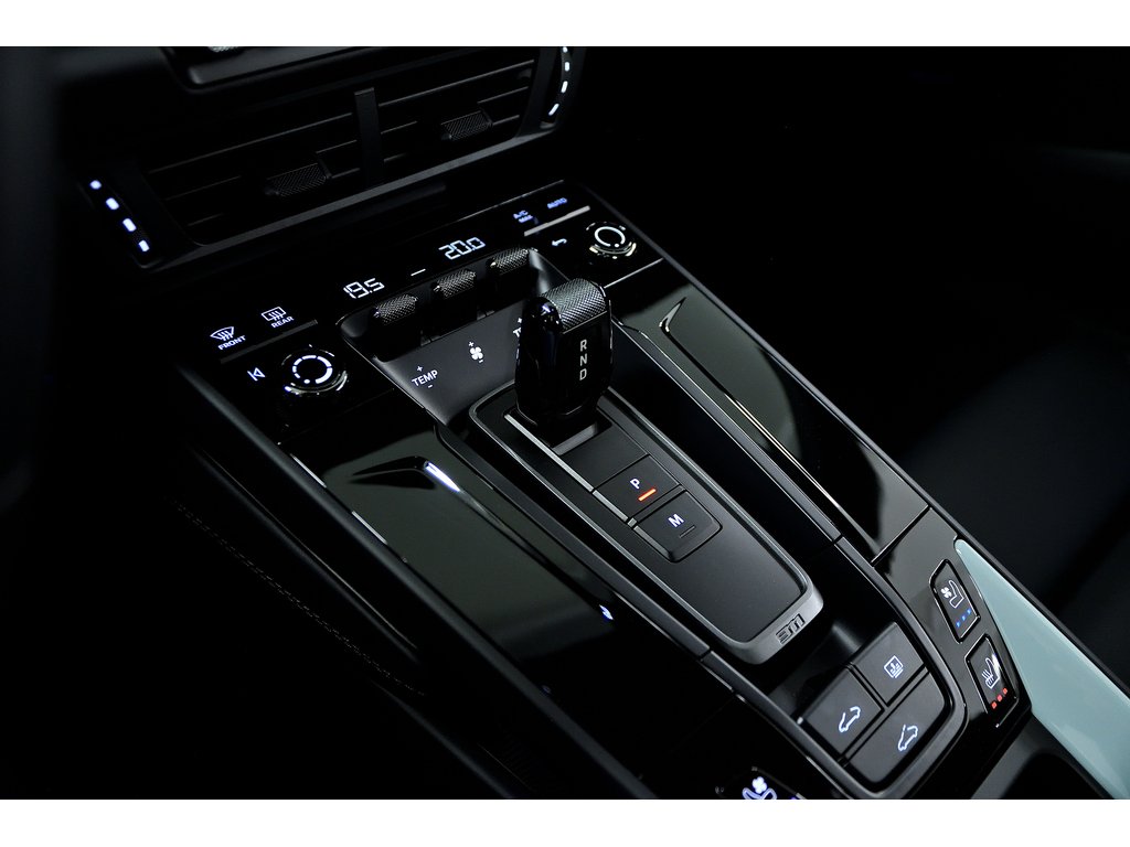 Porsche 911 Carrera 4 GTS Coupe / Front Axle Lift / Premium / 2025 à Laval, Québec - 27 - w1024h768px