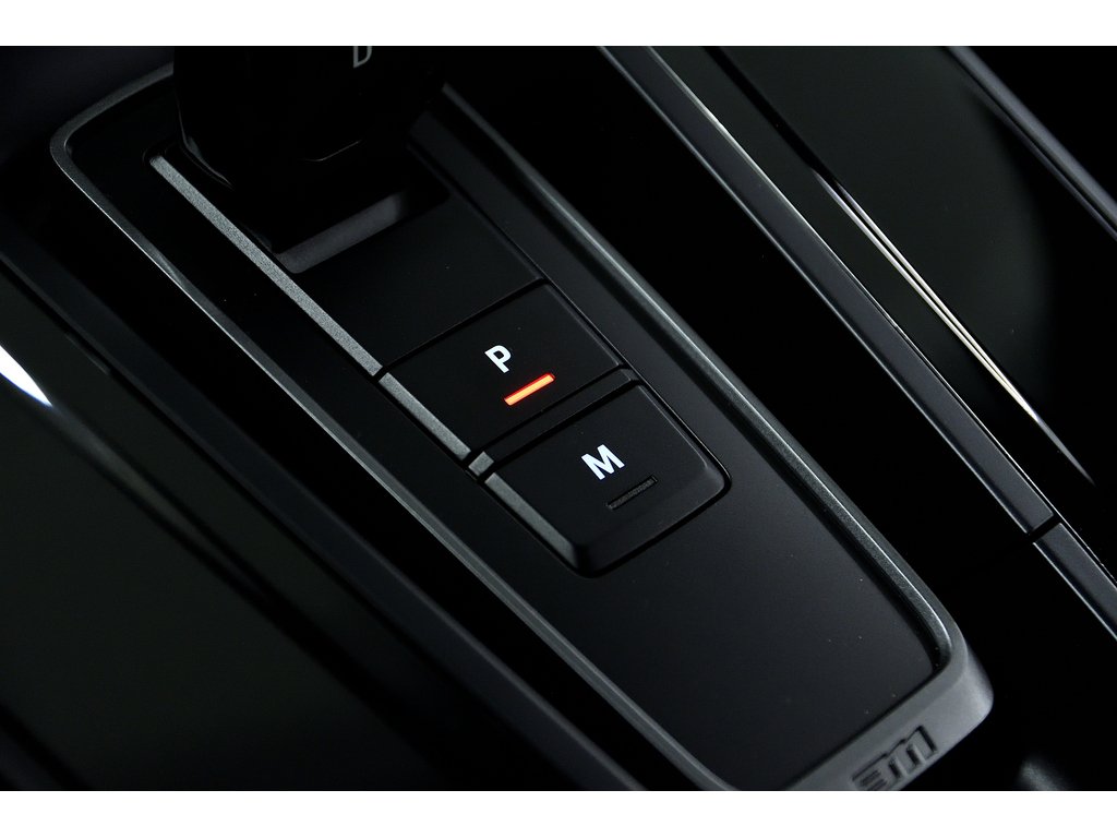 Porsche 911 Carrera 4 GTS Coupe / Front Axle Lift / Premium / 2025 à Laval, Québec - 28 - w1024h768px