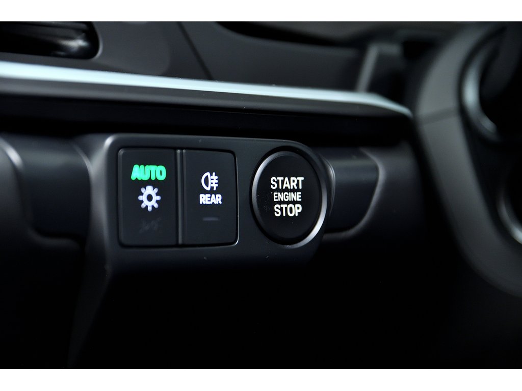 Porsche 911 Carrera 4 GTS Coupe / Front Axle Lift / Premium / 2025 à Laval, Québec - 33 - w1024h768px