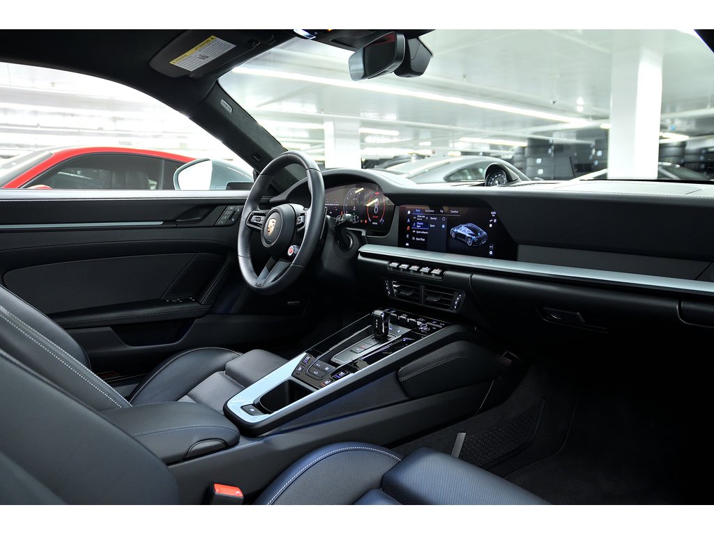 Porsche 911 Carrera 4 GTS Coupe / Front Axle Lift / Premium / 2025 à Laval, Québec - 34 - w1024h768px