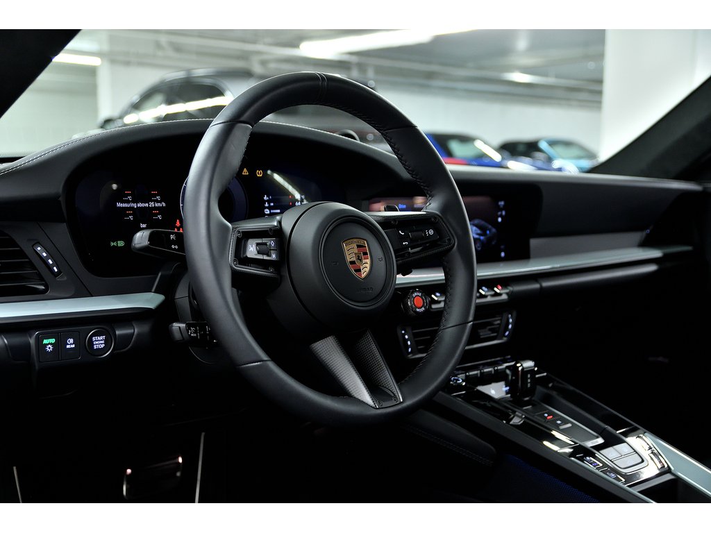 Porsche 911 Carrera 4 GTS Coupe / Front Axle Lift / Premium / 2025 à Laval, Québec - 10 - w1024h768px