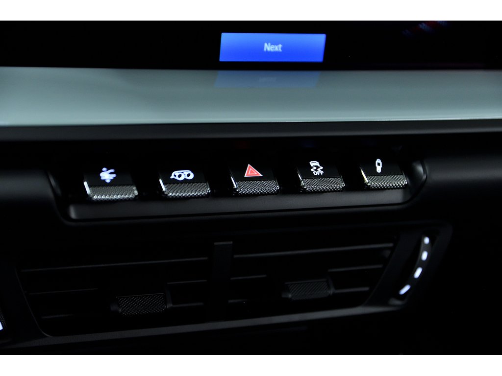 2025 Porsche 911 Carrera 4 GTS Coupe / Front Axle Lift / Premium / in Laval, Quebec - 26 - w1024h768px