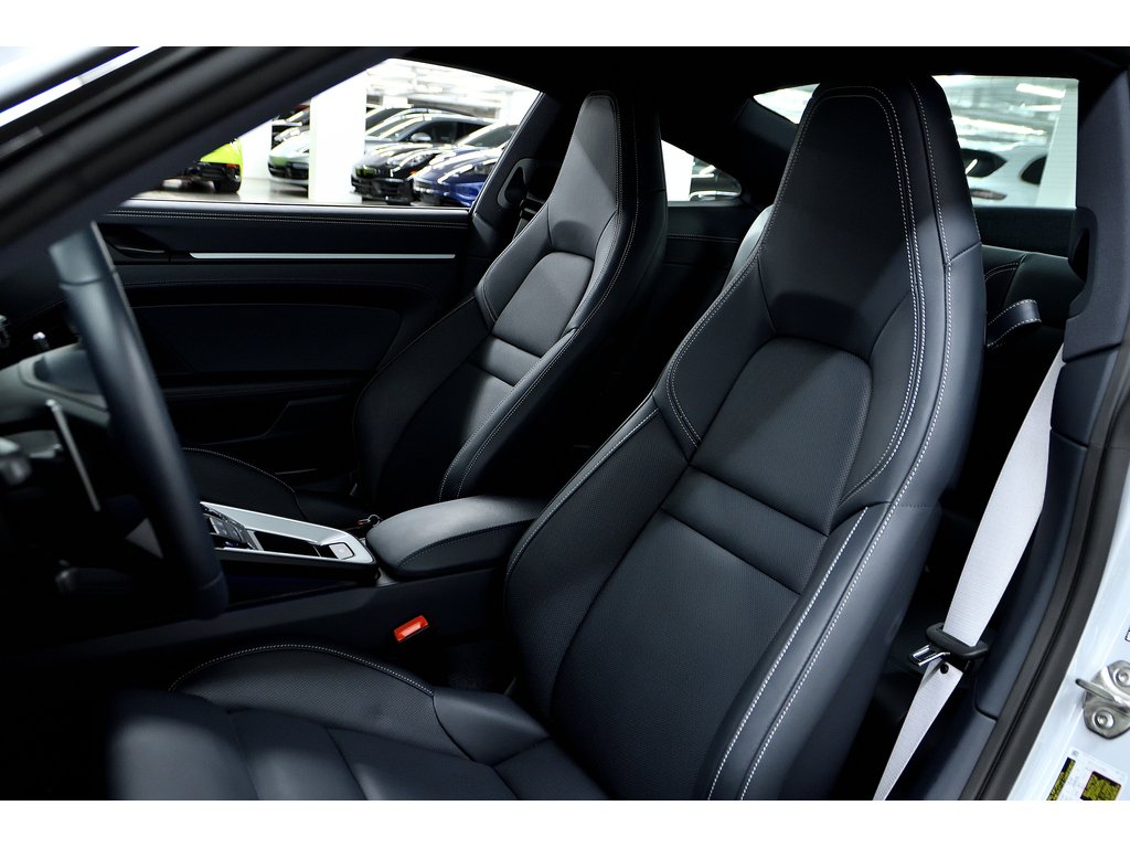 Porsche 911 Carrera / Premium Package / Sport Exhaust / BOSE 2025 à Laval, Québec - 16 - w1024h768px