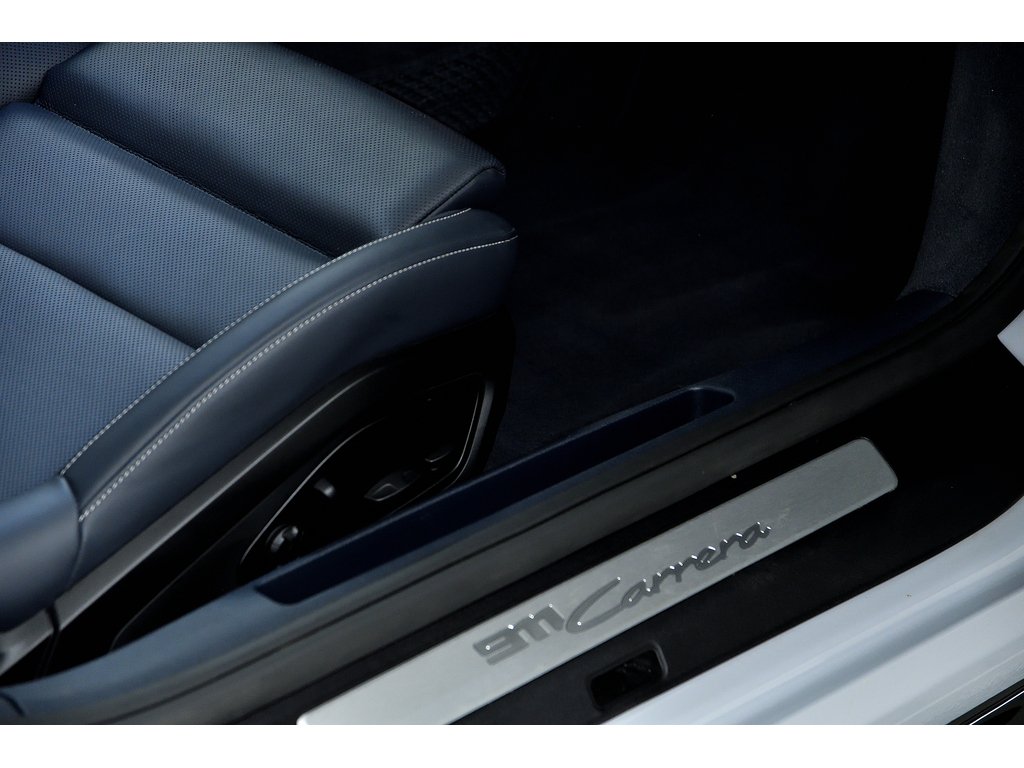 Porsche 911 Carrera / Premium Package / Sport Exhaust / BOSE 2025 à Laval, Québec - 36 - w1024h768px