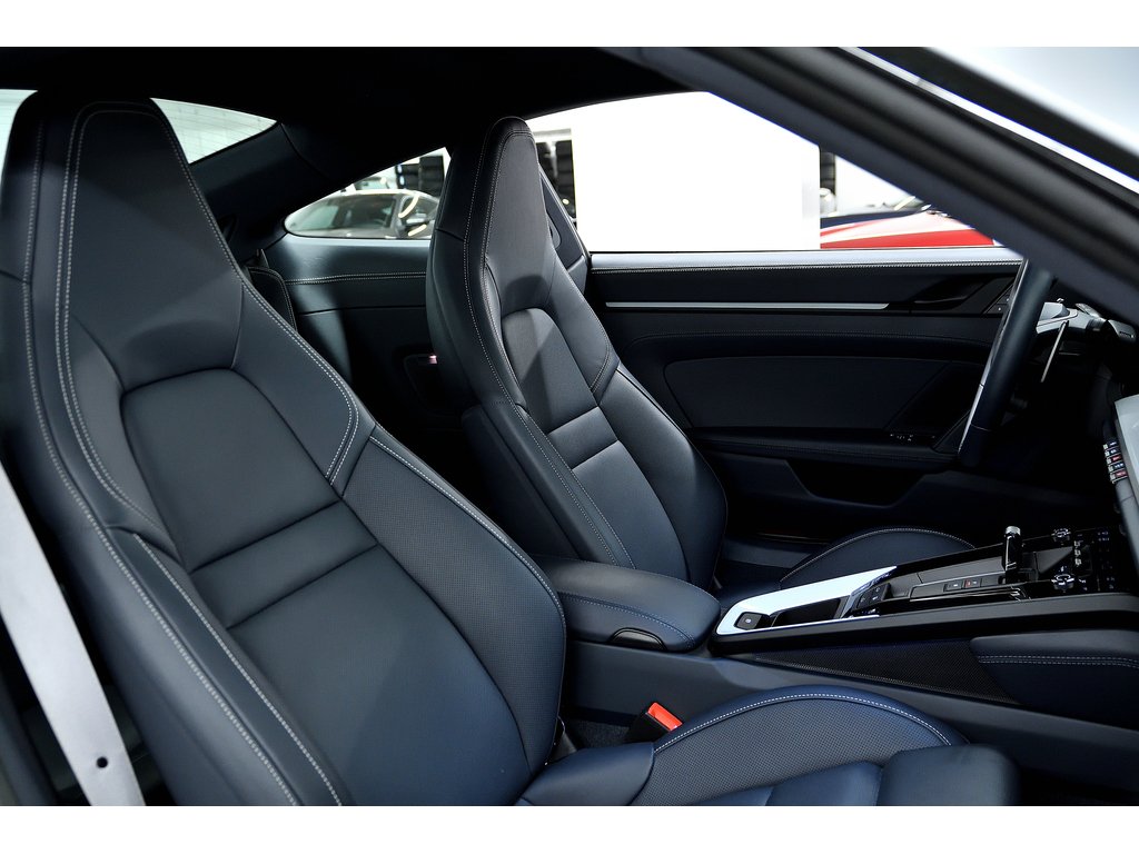 2025 Porsche 911 Carrera / Premium Package / Sport Exhaust / BOSE in Laval, Quebec - 37 - w1024h768px