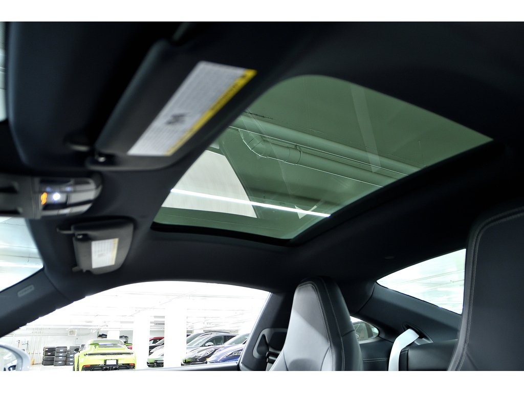 Porsche 911 Carrera / Premium Package / Sport Exhaust / BOSE 2025 à Laval, Québec - 17 - w1024h768px