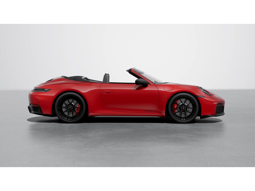 2025 Porsche 911 Carrera 4 GTS Cabriolet / Premium Package / BOSE in Laval, Quebec - 6 - w1024h768px