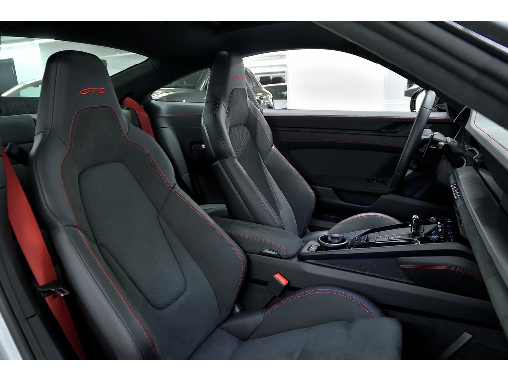 Porsche 911 Carrera 4 GTS Coupe / Premium Package / BOSE 2025 à Laval, Québec - 30 - w1024h768px