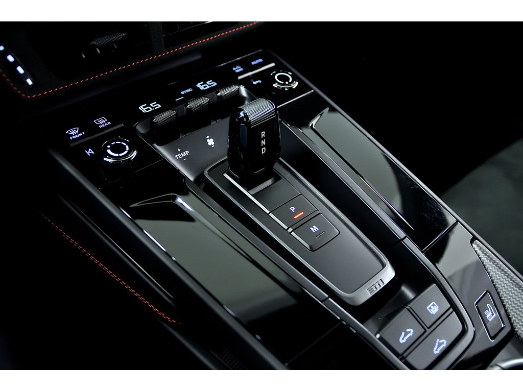 Porsche 911 Carrera 4 GTS Coupe / Premium Package / BOSE 2025 à Laval, Québec - 22 - w1024h768px