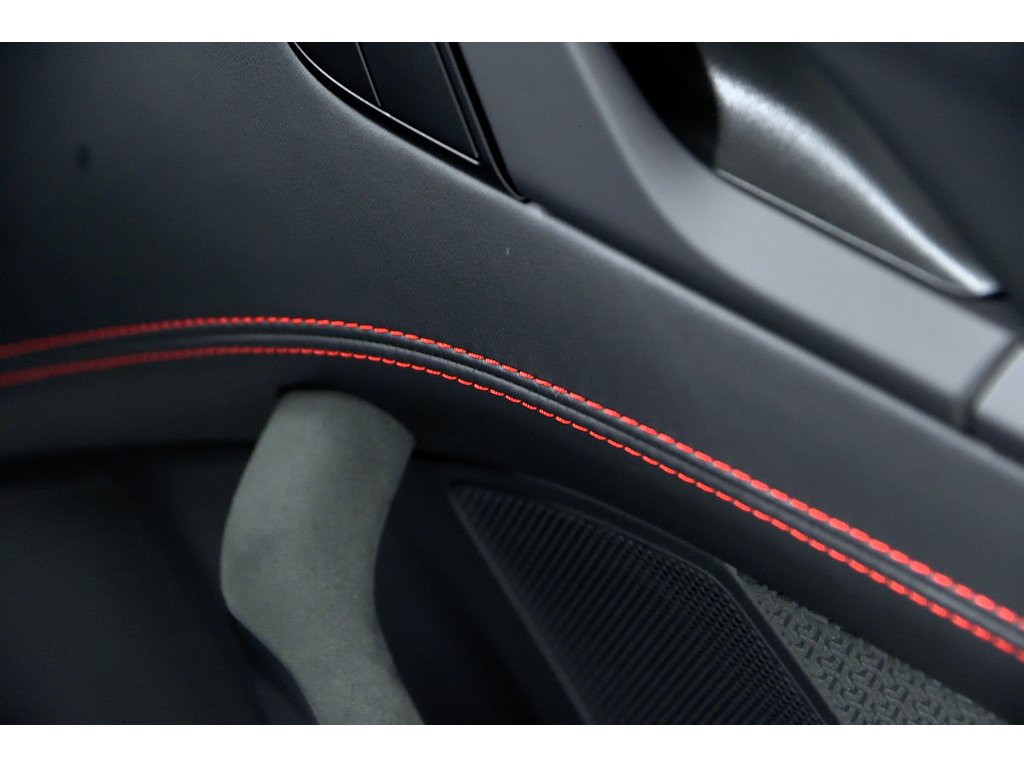 Porsche 911 Carrera 4 GTS Coupe / Premium Package / BOSE 2025 à Laval, Québec - 33 - w1024h768px