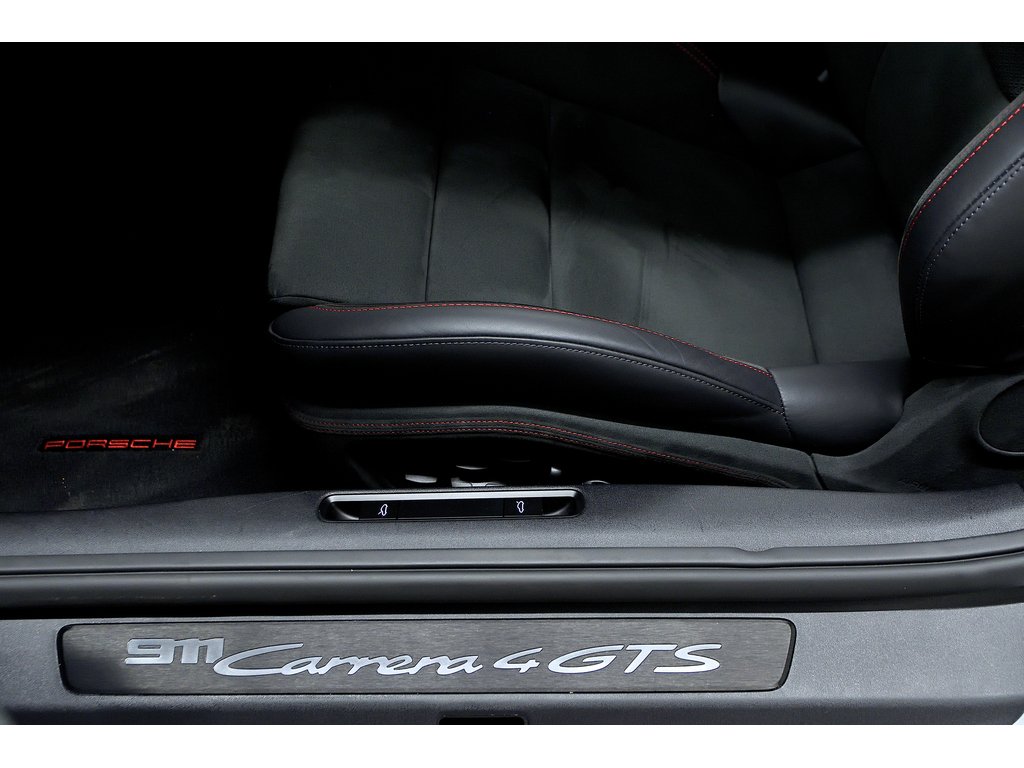 Porsche 911 Carrera 4 GTS Coupe / Premium Package / BOSE 2025 à Laval, Québec - 13 - w1024h768px