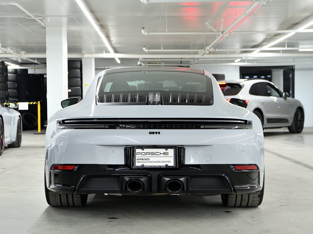 Porsche 911 Carrera 4 GTS Coupe / Premium Package / BOSE 2025 à Laval, Québec - 4 - w1024h768px