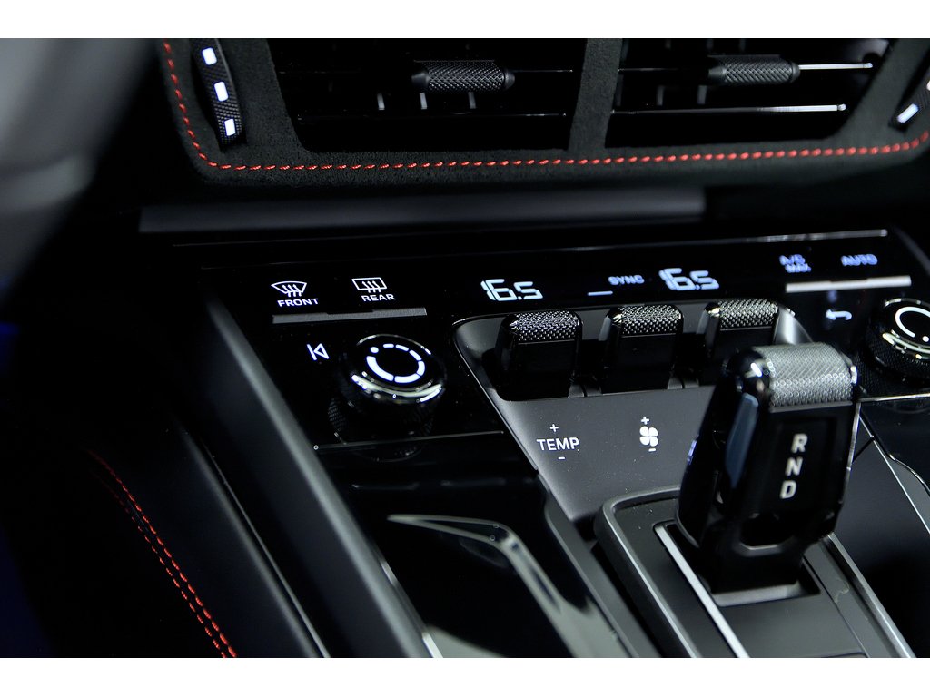 Porsche 911 Carrera 4 GTS Coupe / Premium Package / BOSE 2025 à Laval, Québec - 23 - w1024h768px