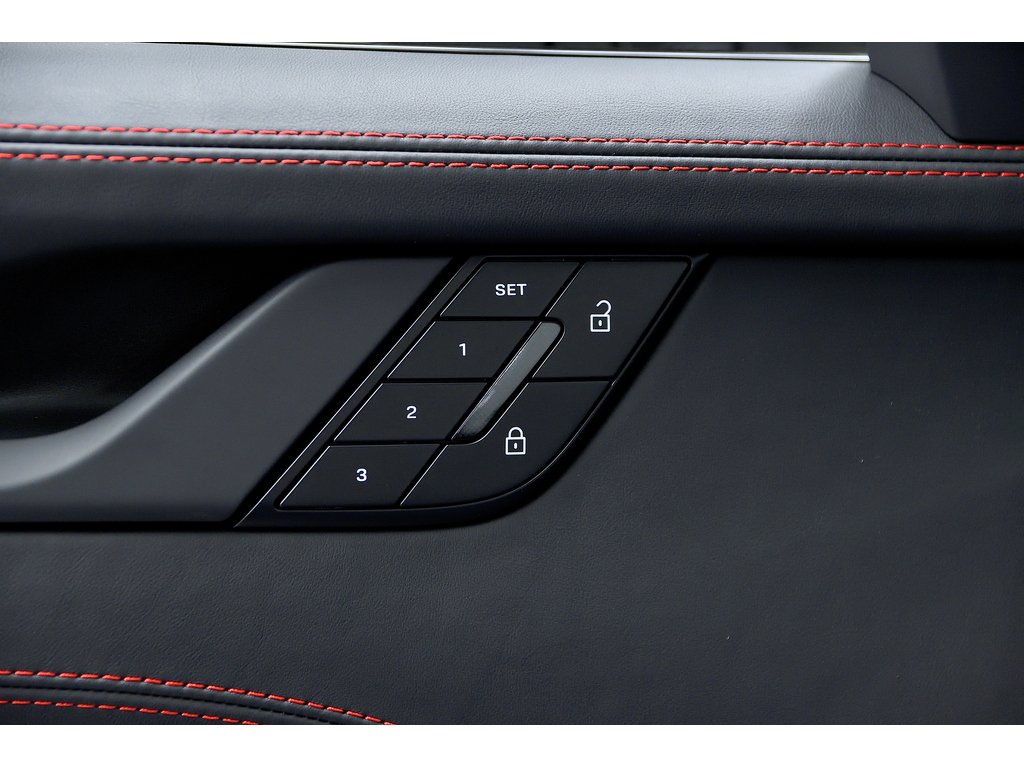 Porsche 911 Carrera 4 GTS Coupe / Premium Package / BOSE 2025 à Laval, Québec - 26 - w1024h768px