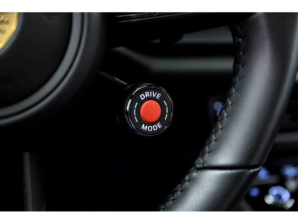 2025 Porsche 911 Carrera 4 GTS Coupe in Laval, Quebec - 21 - w1024h768px