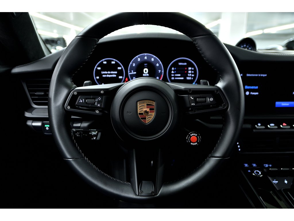 2025 Porsche 911 Carrera 4 GTS Coupe in Laval, Quebec - 17 - w1024h768px