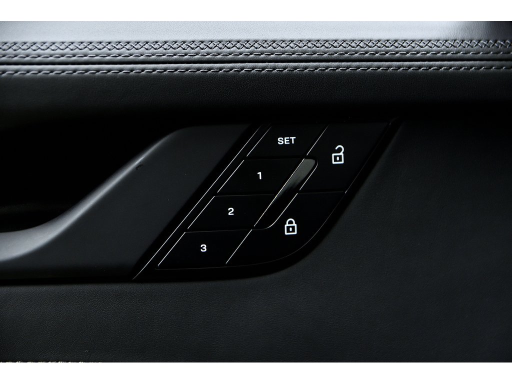 Porsche 911 Carrera 4 GTS Coupe 2025 à Laval, Québec - 31 - w1024h768px