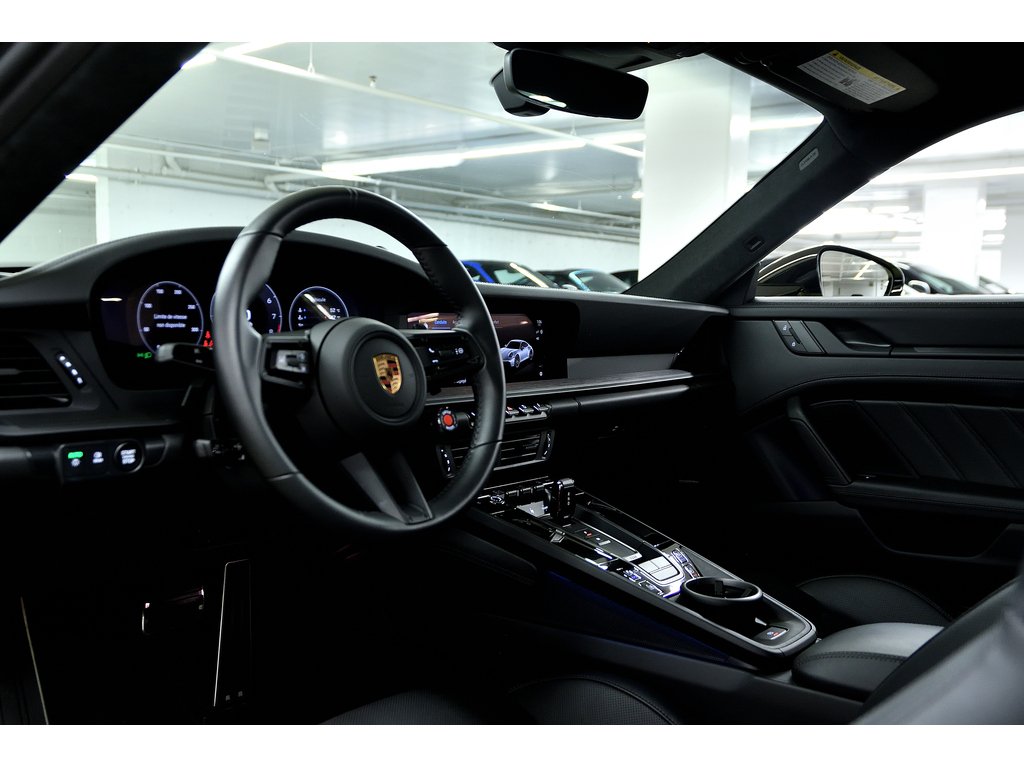 2025 Porsche 911 Carrera 4 GTS Coupe in Laval, Quebec - 10 - w1024h768px
