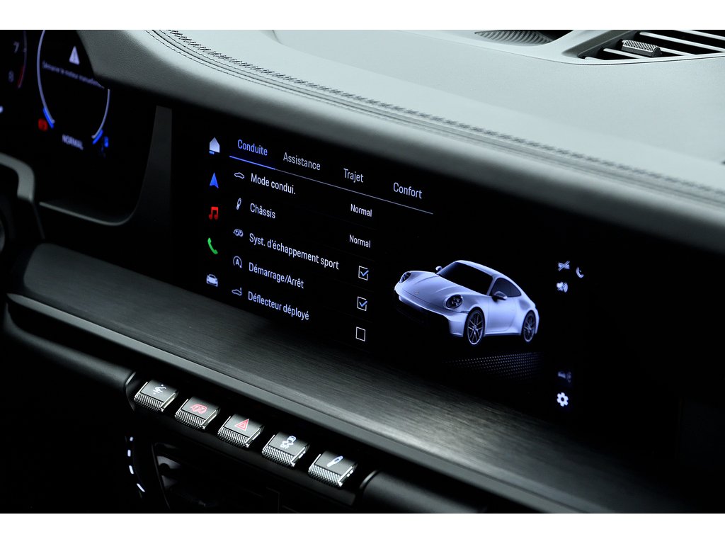 2025 Porsche 911 Carrera 4 GTS Coupe in Laval, Quebec - 35 - w1024h768px