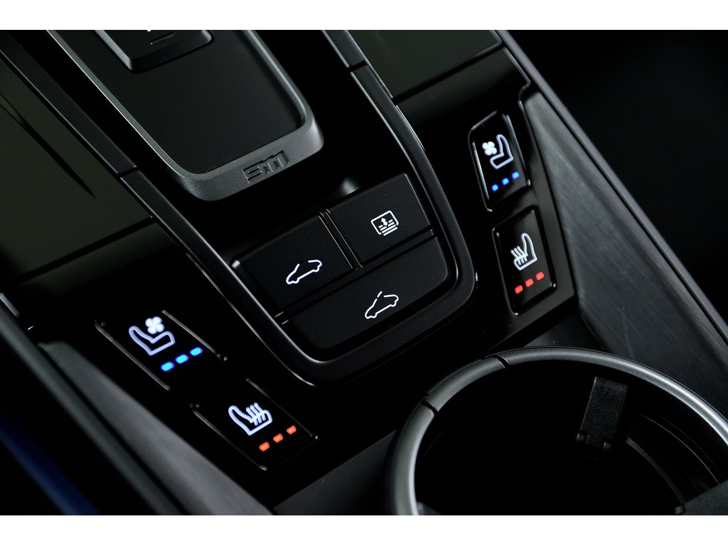 Porsche 911 Carrera 4 GTS Coupe 2025 à Laval, Québec - 28 - w1024h768px