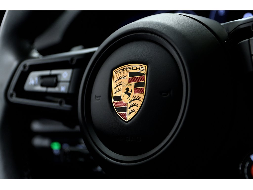 2025 Porsche 911 Carrera 4 GTS Coupe in Laval, Quebec - 18 - w1024h768px
