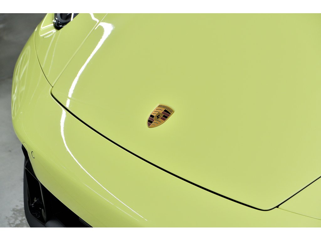 2025 Porsche 911 Carrera 4 GTS Coupe in Laval, Quebec - 6 - w1024h768px