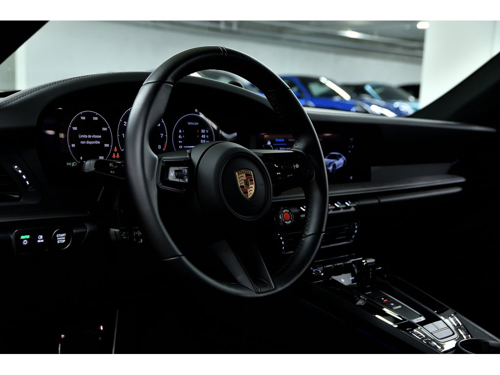Porsche 911 Carrera 4 GTS Coupe 2025 à Laval, Québec - 33 - w1024h768px