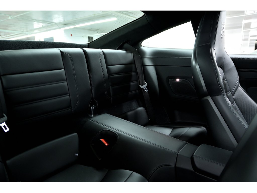 2025 Porsche 911 Carrera 4 GTS Coupe in Laval, Quebec - 39 - w1024h768px