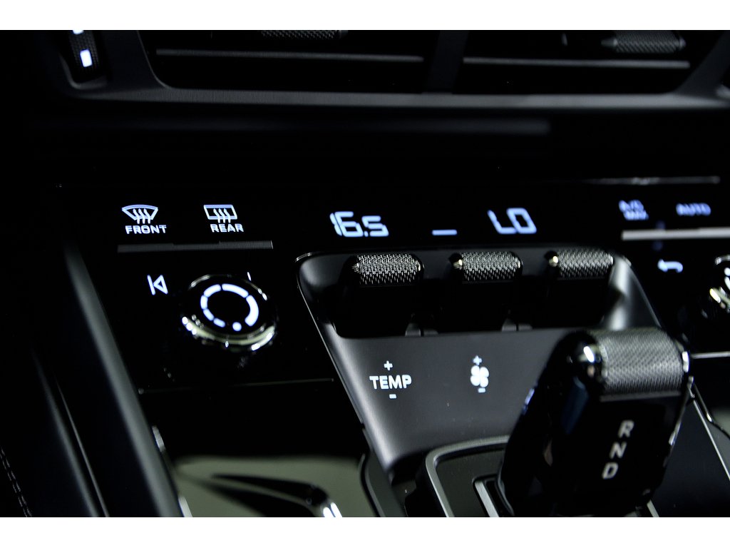 2025 Porsche 911 Carrera 4 GTS Coupe in Laval, Quebec - 29 - w1024h768px