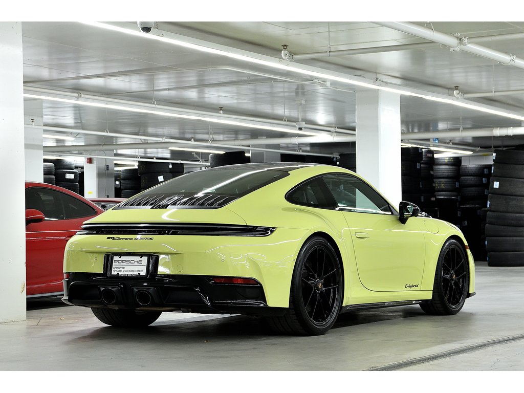 Porsche 911 Carrera 4 GTS Coupe 2025 à Laval, Québec - 3 - w1024h768px