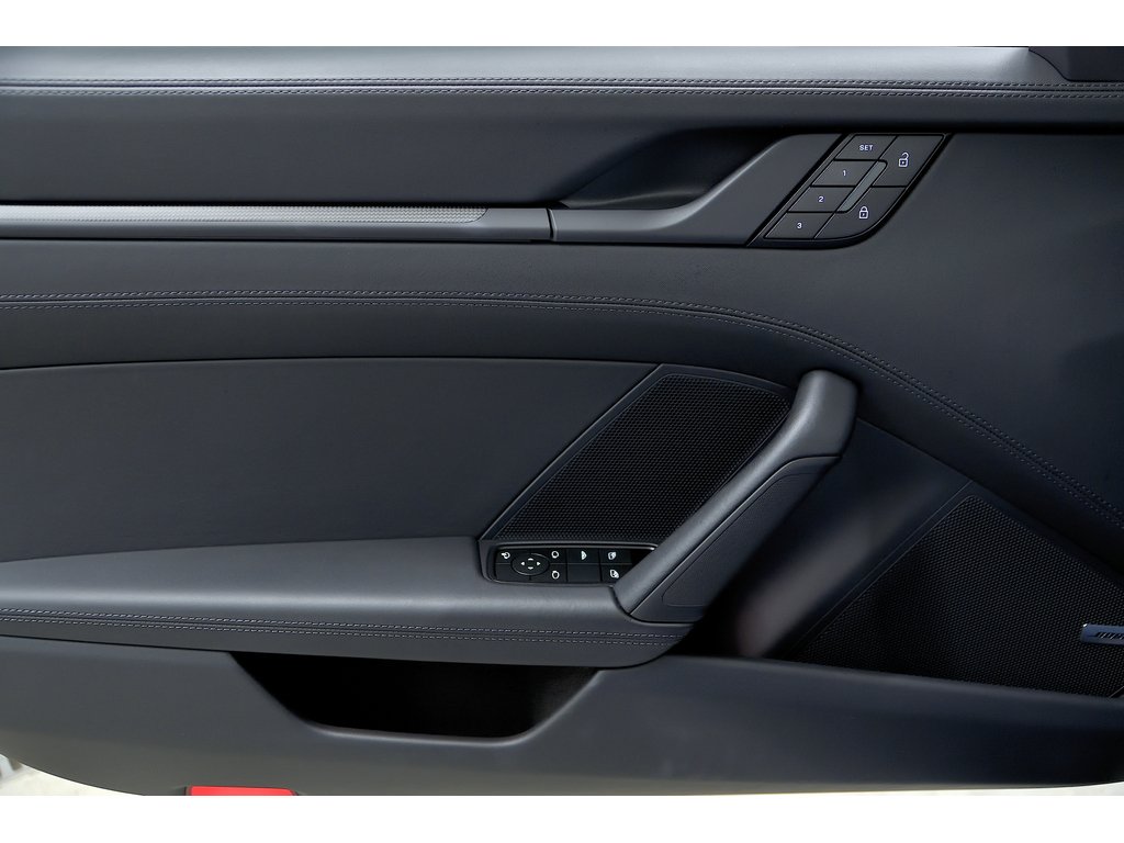 2025 Porsche 911 Carrera 4 GTS Cabriolet / Premium Package / BOSE in Laval, Quebec - 28 - w1024h768px