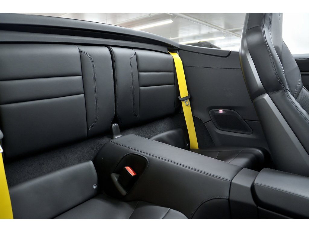 2025 Porsche 911 Carrera 4 GTS Cabriolet / Premium Package / BOSE in Laval, Quebec - 35 - w1024h768px