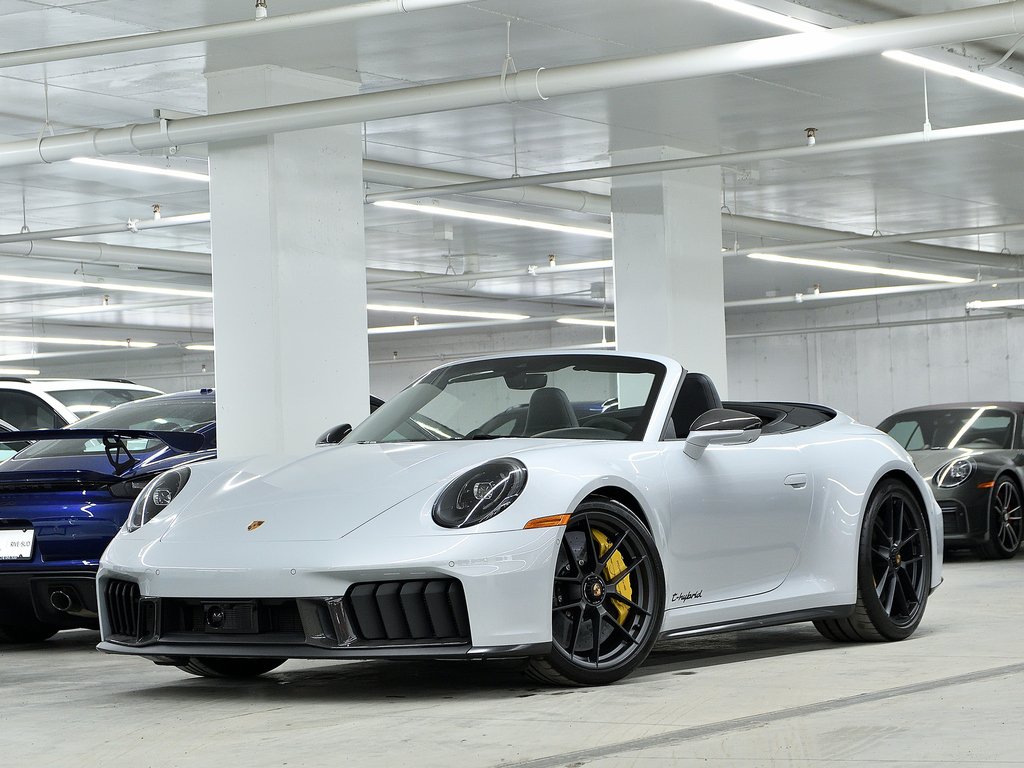 2025 Porsche 911 Carrera 4 GTS Cabriolet / Premium Package / BOSE in Laval, Quebec - 1 - w1024h768px