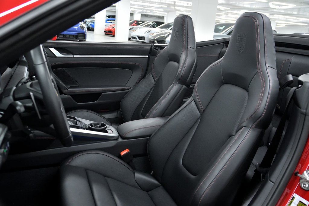 Porsche 911 Carrera S Cabriolet 2025 à Laval, Québec - 13 - w1024h768px