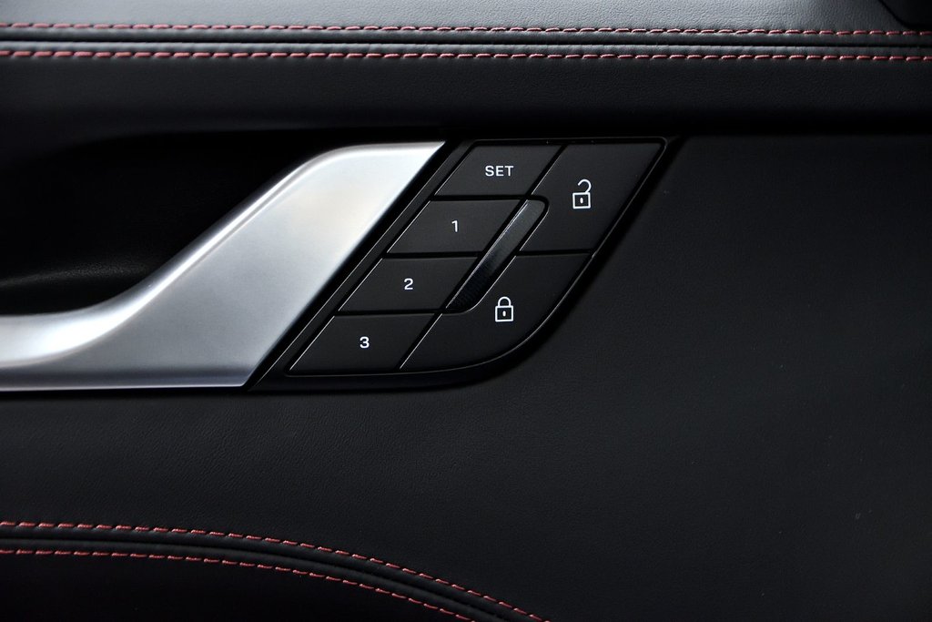 Porsche 911 Carrera S Cabriolet 2025 à Laval, Québec - 32 - w1024h768px