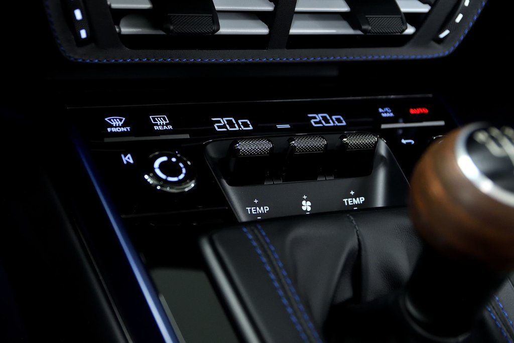 2025 Porsche 911 Carrera T Cabriolet in Laval, Quebec - 27 - w1024h768px