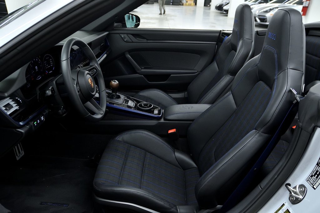 2025 Porsche 911 Carrera T Cabriolet in Laval, Quebec - 15 - w1024h768px