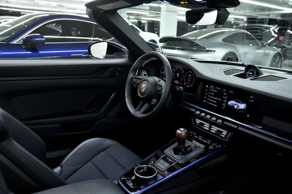 2025 Porsche 911 Carrera T Cabriolet in Laval, Quebec - 32 - w1024h768px