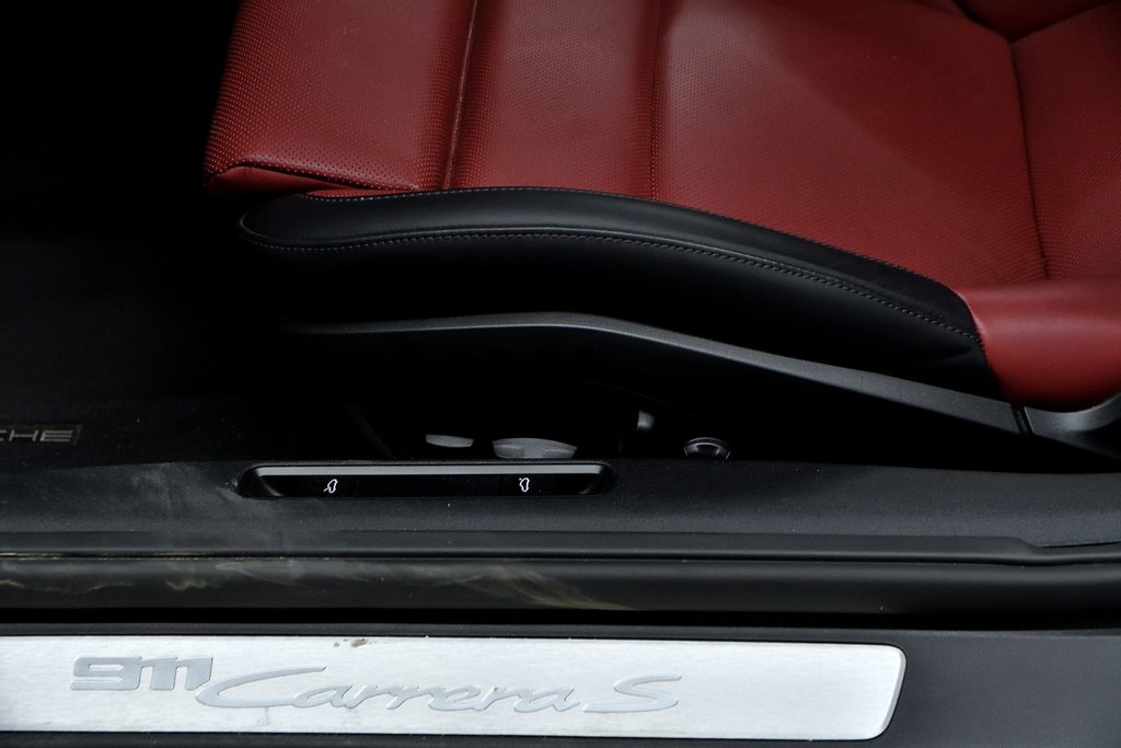 Porsche 911 Carrera S 2025 à Laval, Québec - 25 - w1024h768px