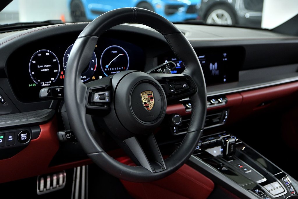 Porsche 911 Carrera S 2025 à Laval, Québec - 11 - w1024h768px