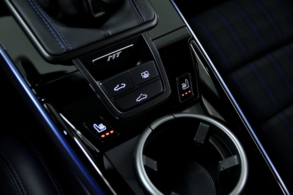 2025 Porsche 911 Carrera 4S in Laval, Quebec - 30 - w1024h768px