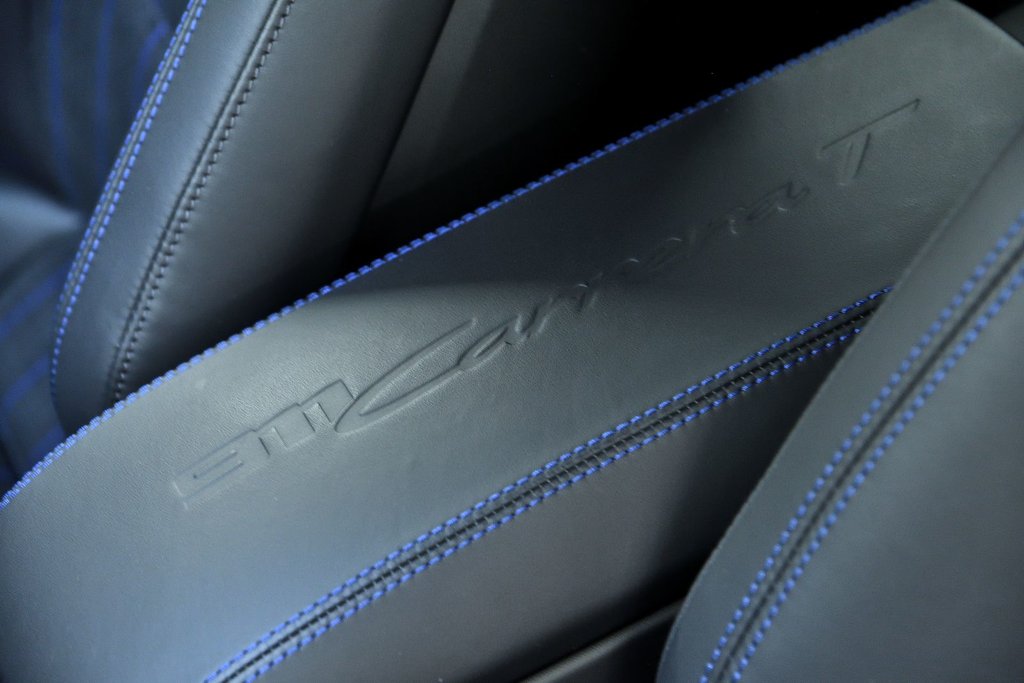 2025 Porsche 911 Carrera 4S in Laval, Quebec - 41 - w1024h768px