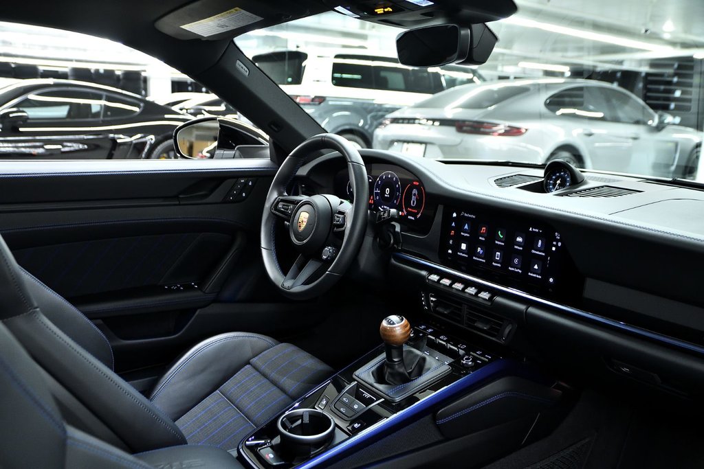 2025 Porsche 911 Carrera 4S in Laval, Quebec - 34 - w1024h768px