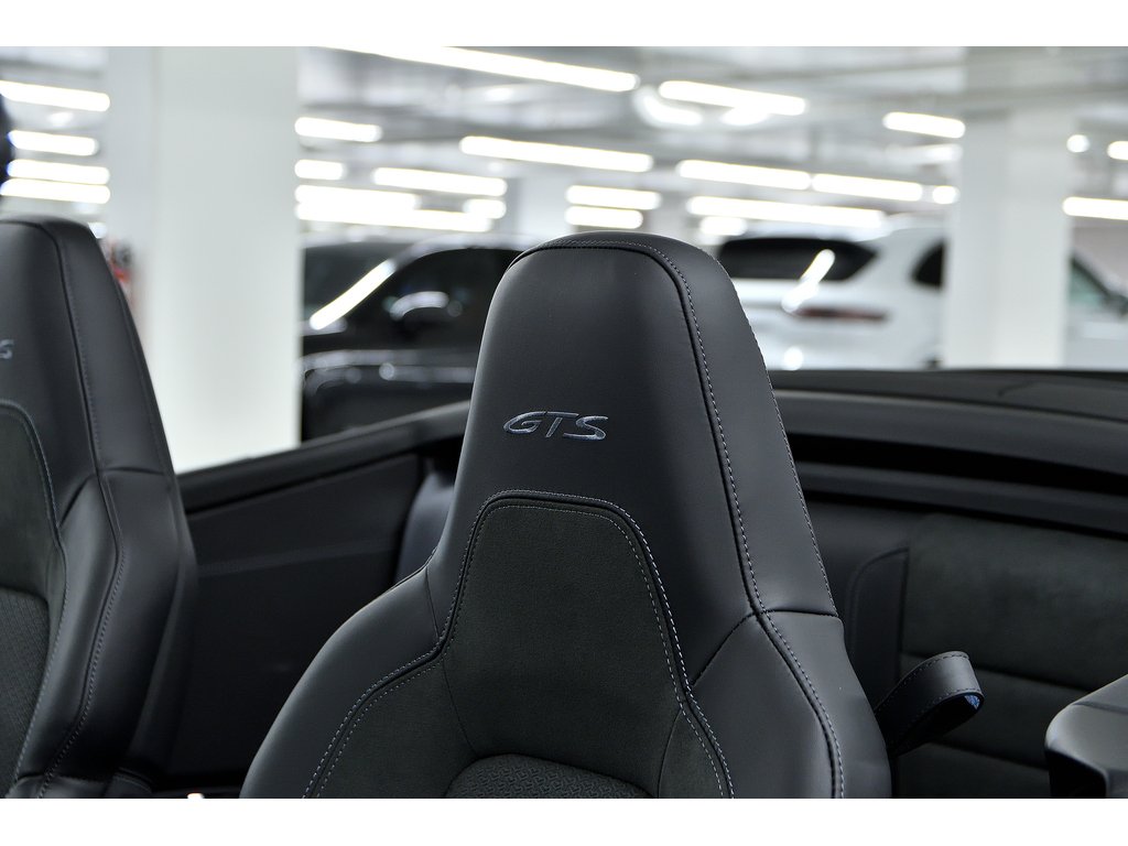 Porsche 911 GTS Cabriolet / Premium / Sport Chrono / BOSE 2026 à Laval, Québec - 19 - w1024h768px