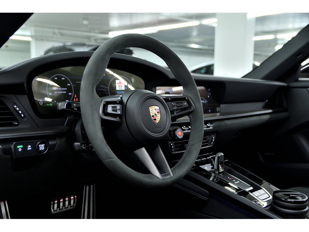 Porsche 911 GTS Cabriolet / Premium / Sport Chrono / BOSE 2026 à Laval, Québec - 12 - w1024h768px