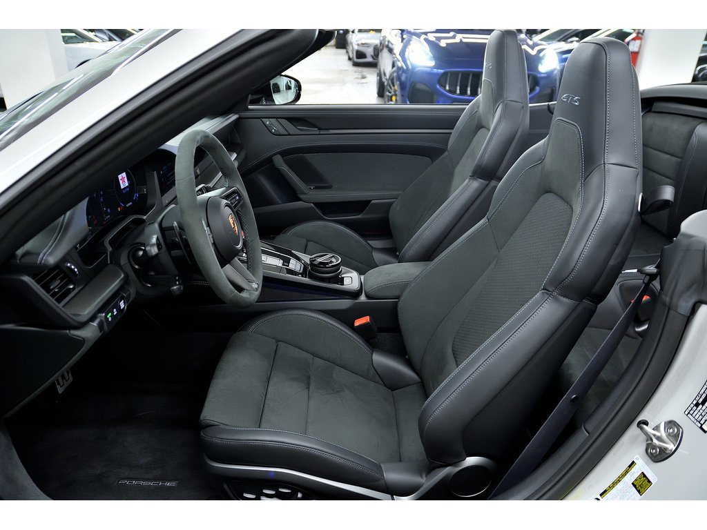 Porsche 911 GTS Cabriolet / Premium / Sport Chrono / BOSE 2026 à Laval, Québec - 15 - w1024h768px