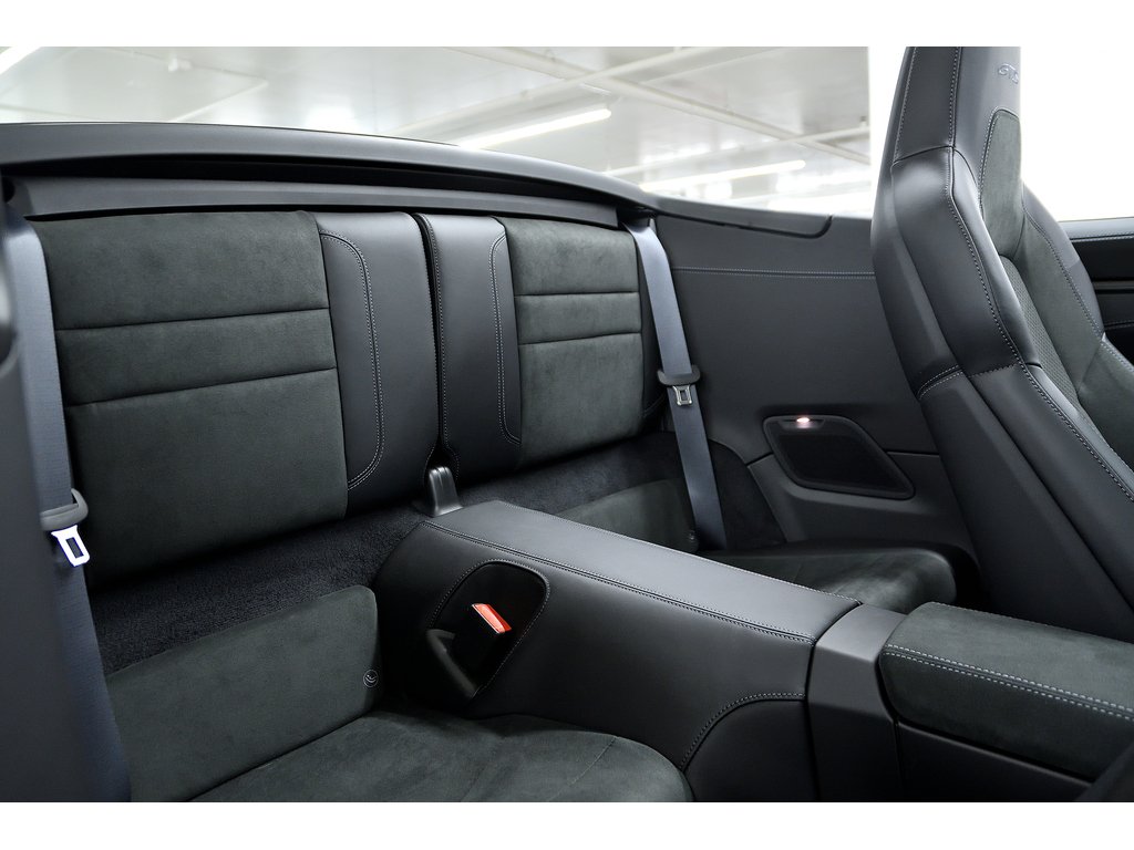 Porsche 911 GTS Cabriolet / Premium / Sport Chrono / BOSE 2026 à Laval, Québec - 40 - w1024h768px