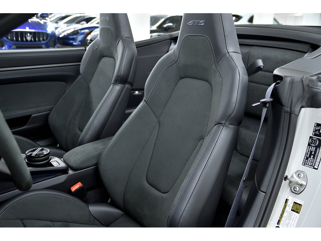 Porsche 911 GTS Cabriolet / Premium / Sport Chrono / BOSE 2026 à Laval, Québec - 18 - w1024h768px