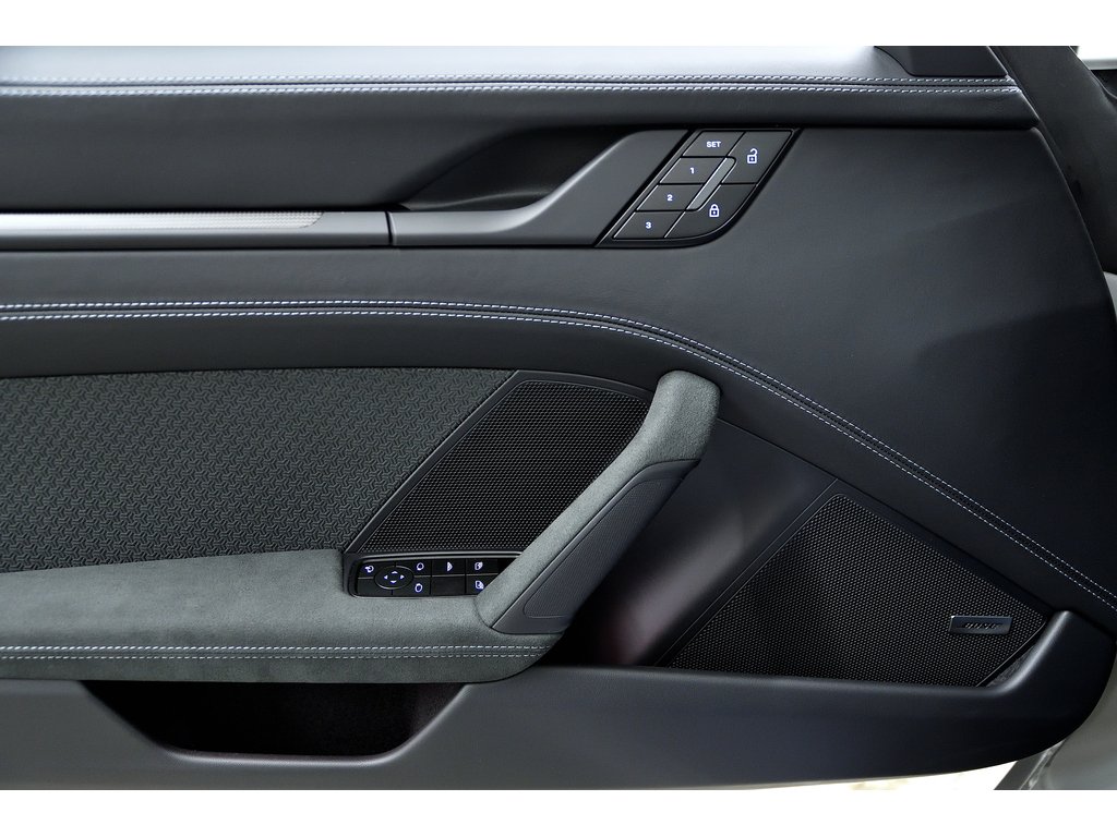 Porsche 911 GTS Cabriolet / Premium / Sport Chrono / BOSE 2026 à Laval, Québec - 33 - w1024h768px