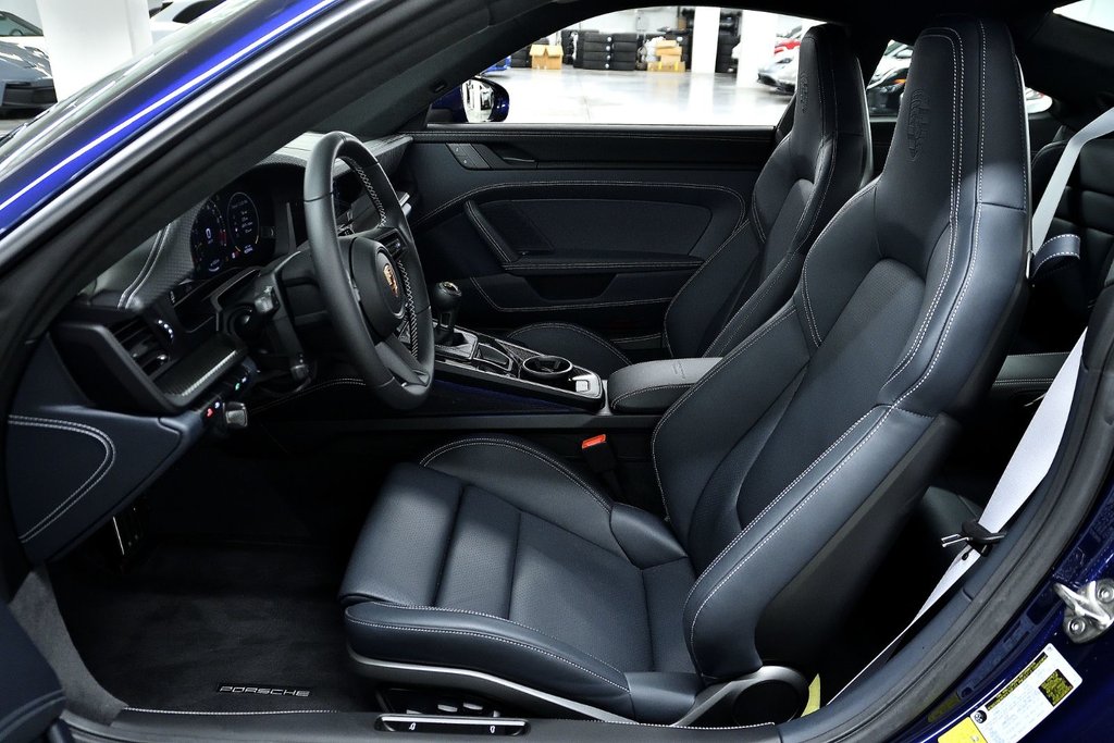2026 Porsche 911 GT3 with Touring Package in Laval, Quebec - 5 - w1024h768px